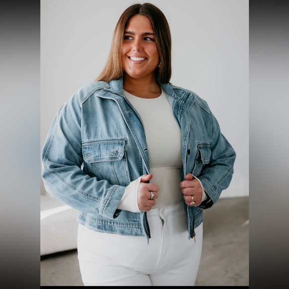 Risen Jackets & Blazers - Risen Curvy Denim Jacket Size 2XL Medium Wash Cargo Pockets Zipper Button Front